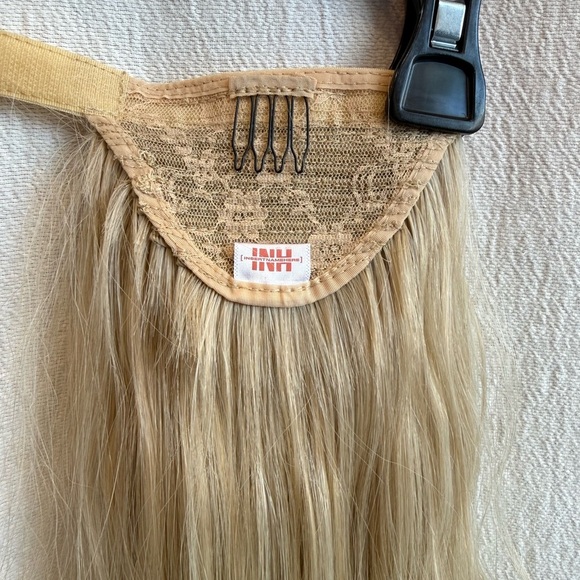 Sharon Ponytail Extension- 28" extra long with loose beachy waves - Picture 8 of 8